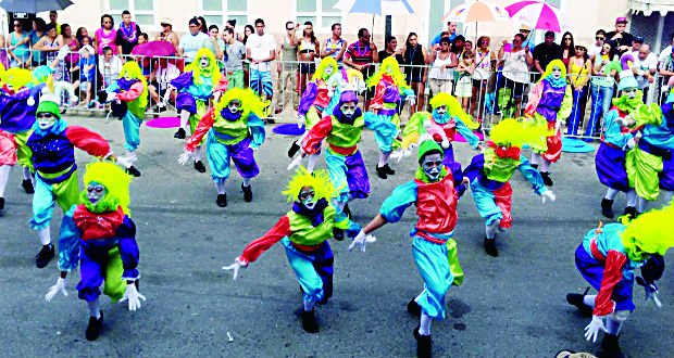 072215-Comparsa-Korpus-abriendo-el-carnaval 072215-Comparsa-Korpus-abriendo-el-carnaval